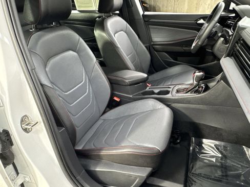 Used 2025 Volkswagen Jetta GLI Autobahn image 30