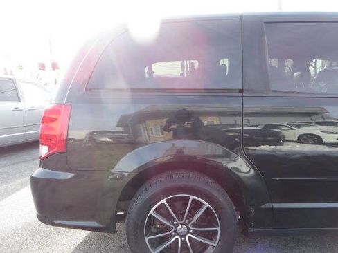 Used 2015 Dodge Grand Caravan SXT w/ Blacktop Package image 23
