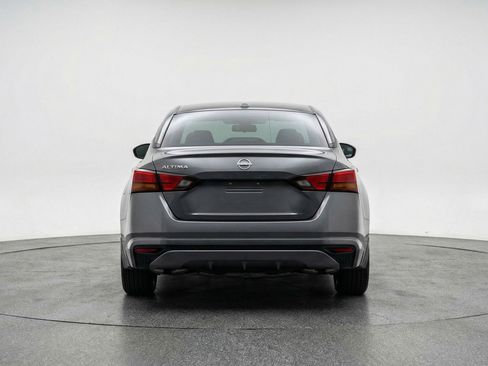 Used 2025 Nissan Altima 2.5 SV FWD image 7