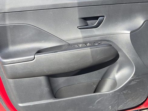 Used 2025 Hyundai Kona SEL image 12