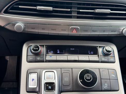 Used 2021 Hyundai Palisade SEL w/ Premium Package FWD image 16