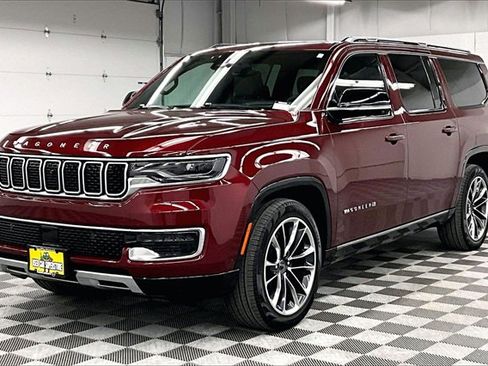 Used 2024 Jeep Wagoneer L Series III w/ Premium Group I image 10