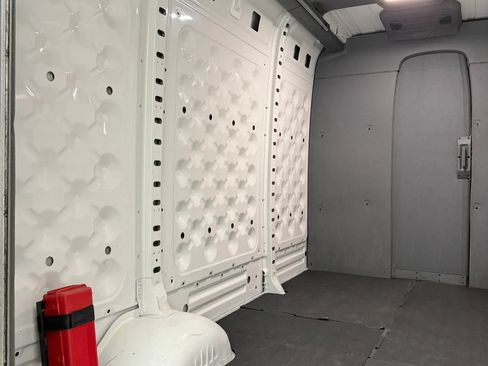 Used 2024 Rivian Delivery 500 FWD image 19