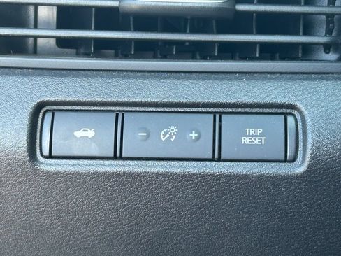 Used 2025 Nissan Altima 2.5 SV FWD image 23