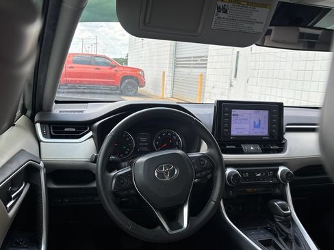 Used 2021 Toyota RAV4 XLE Premium FWD image 2