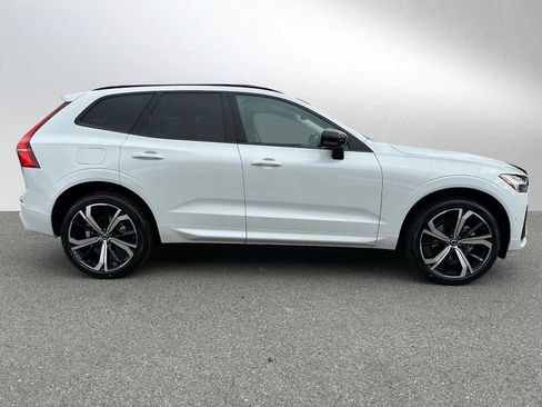 New 2025 Volvo XC60 B5 Ultra w/ Protection Package Premier image 8