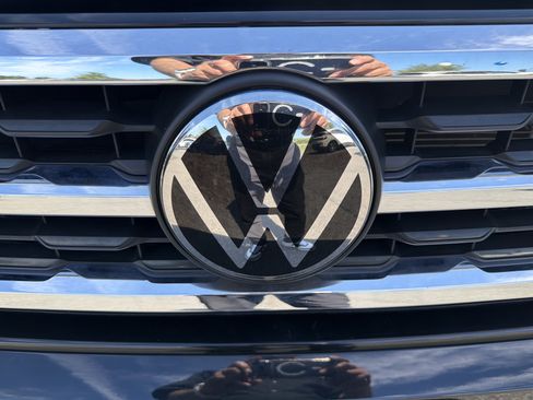 Certified 2023 Volkswagen Atlas Cross Sport SE w/ Panoramic Sunroof Package AWD/4WD image 10