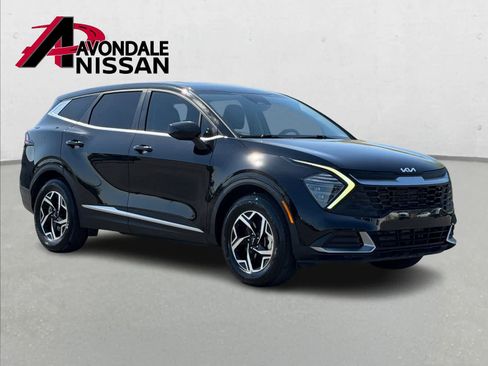 Used 2025 Kia Sportage LX image 9