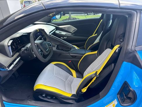 Used 2021 Chevrolet Corvette Stingray Premium Conv w/ Z51 Performance Package RWD image 5
