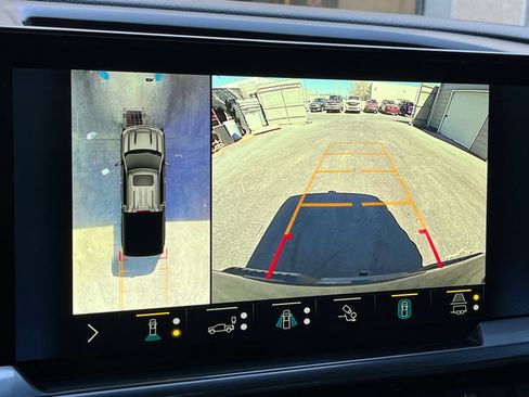 Used 2022 Chevrolet Silverado 1500 High Country w/ High Country Premium Package image 22