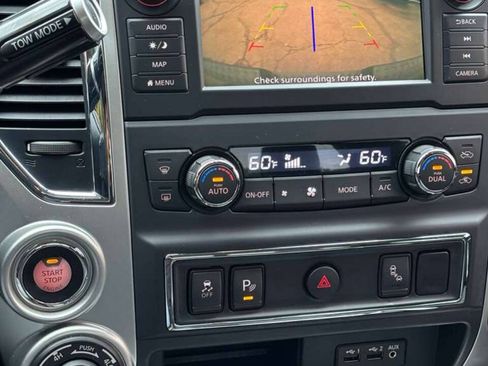 Used 2019 Nissan Titan SV w/ SV Convenience Package AWD/4WD image 21