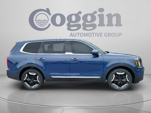 Used 2024 Kia Telluride S w/ S Sunroof Package FWD image 6