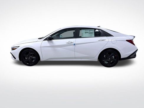New 2026 Hyundai Elantra SEL Sport Premium FWD image 2