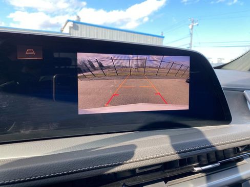 Used 2024 Cadillac XT4 Luxury w/ Cold Weather Package image 19