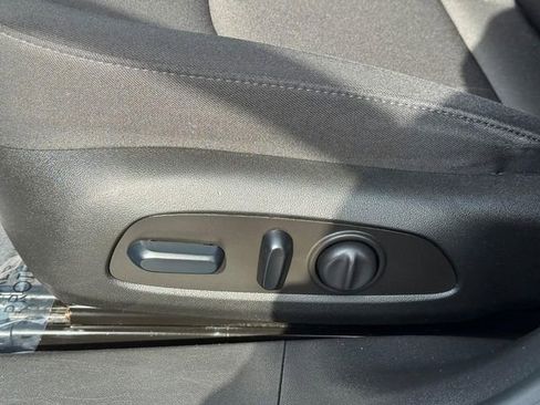 Used 2023 Chevrolet Malibu LT image 16