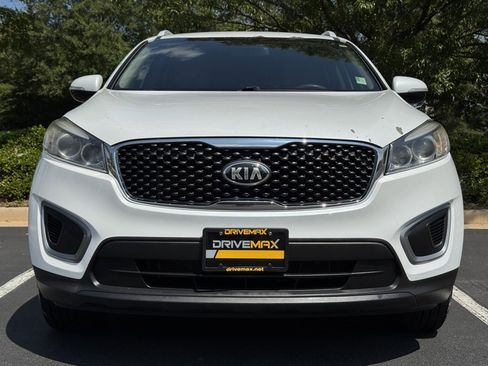 Used 2016 Kia Sorento LX image 7