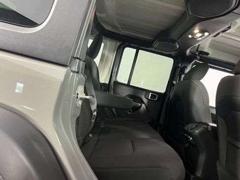 Used 2023 Jeep Wrangler Unlimited image 33