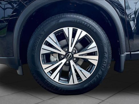 Certified 2023 Nissan Rogue SV FWD image 11