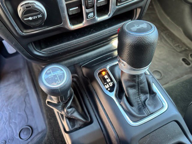 Used 2023 Jeep Wrangler Unlimited w/ Cold Weather Group AWD/4WD image 30