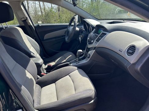 Used 2014 Chevrolet Cruze LS image 17