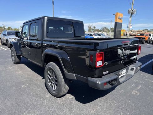 New 2025 Jeep Gladiator Sport image 4