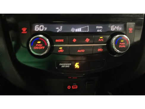 Used 2018 Nissan Rogue SL w/ Premium Package AWD/4WD image 14