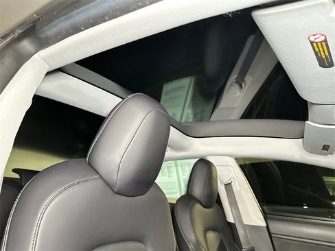 Used 2018 Tesla Model 3 Long Range image 12