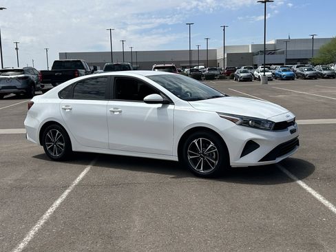 Used 2024 Kia Forte LXS FWD image 8