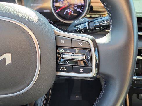 Used 2022 Kia Carnival SX image 29