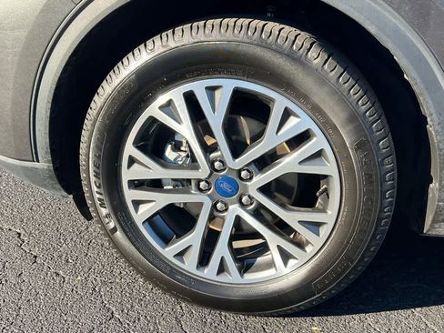 Used 2020 Ford Escape SEL image 10