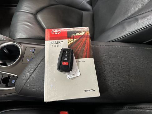 Used 2024 Toyota Camry XLE image 34