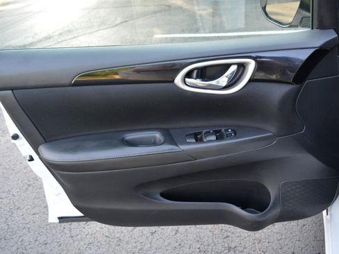 Used 2019 Nissan Sentra SV FWD image 9
