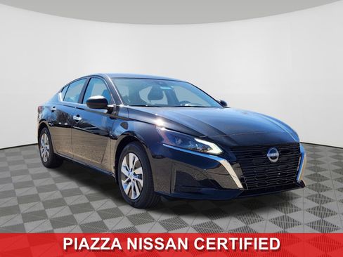 Certified 2025 Nissan Altima 2.5 S FWD image 1
