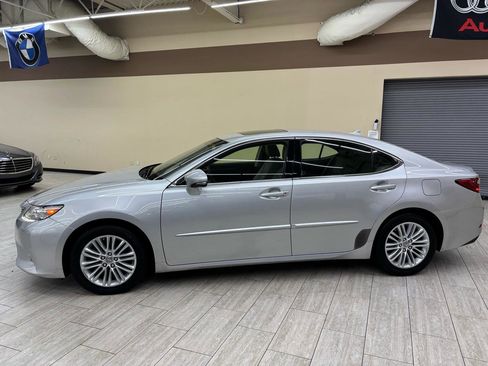 Used 2014 Lexus ES 350 w/ Luxury Package FWD image 5