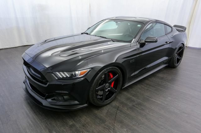 Used 2017 Ford Mustang GT Premium w/ GT Performance Package RWD image 3