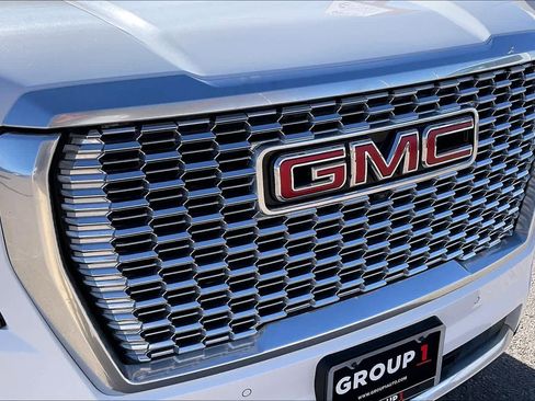 Used 2024 GMC Yukon XL Denali image 29