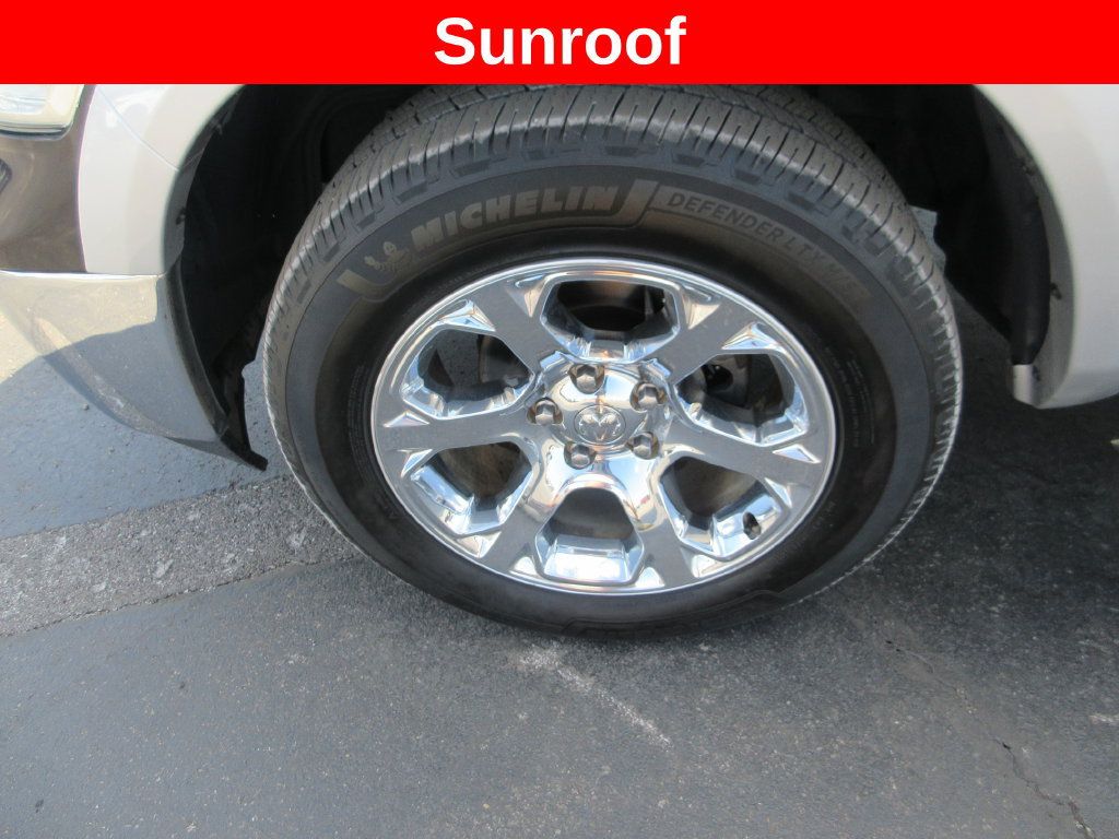 Used 2017 RAM 1500 Laramie w/ Convenience Group AWD/4WD image 16