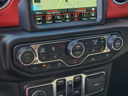 Used 2021 Jeep Wrangler Unlimited Rubicon w/ Xtreme Recon 35" Tire Package image 25