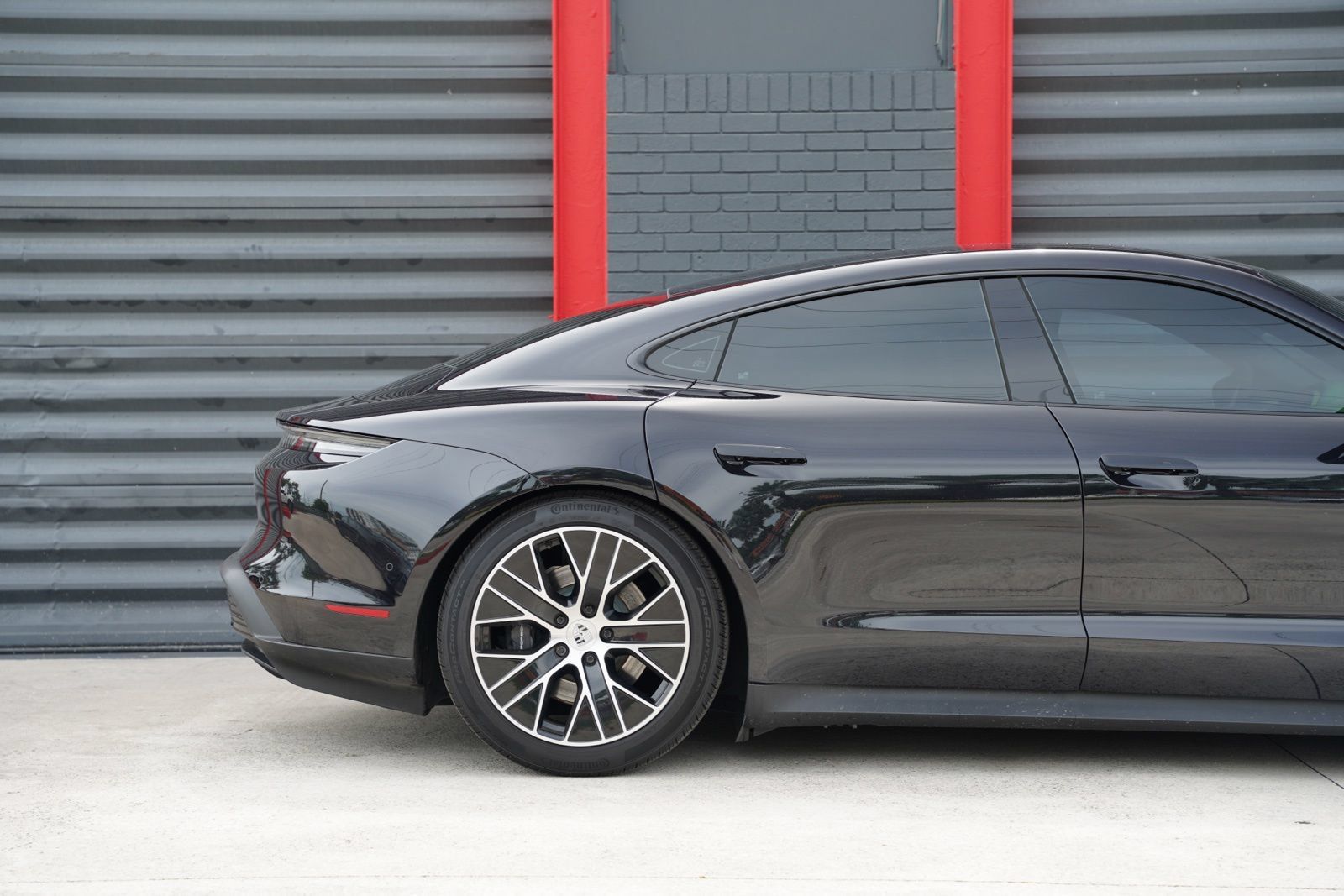 Used 2025 Porsche Taycan RWD image 5