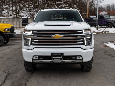 Used 2023 Chevrolet Silverado 2500 High Country image 2
