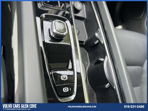 Certified 2025 Volvo XC60 B5 Core w/ Protection Package Premier image 31