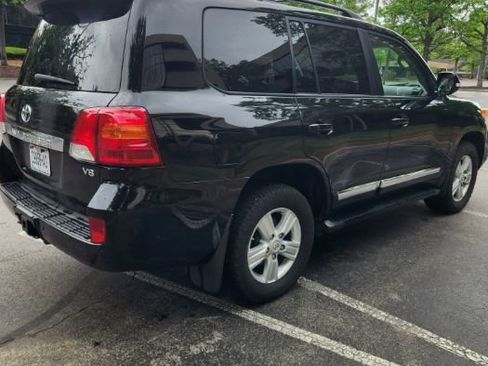 Used 2013 Toyota Land Cruiser AWD/4WD image 7