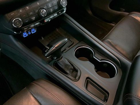 Used 2025 Dodge Durango GT AWD/4WD image 17