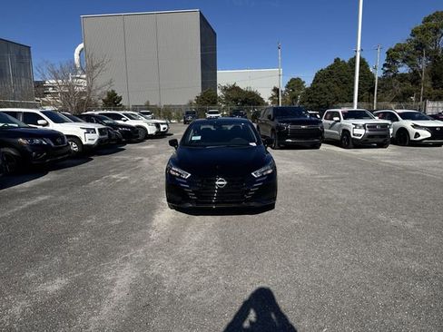 New 2025 Nissan Versa SV w/ Trunk Package image 2