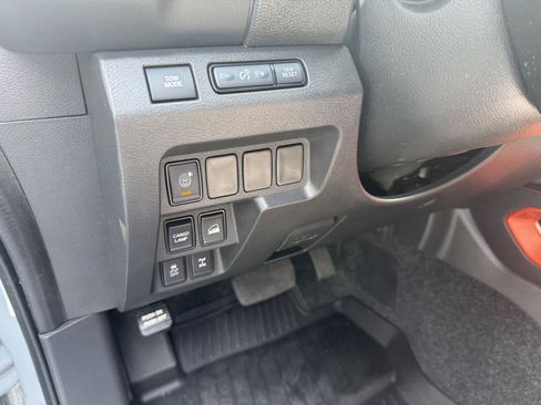 Used 2024 Nissan Frontier PRO-4X w/ Technology Package AWD/4WD image 40