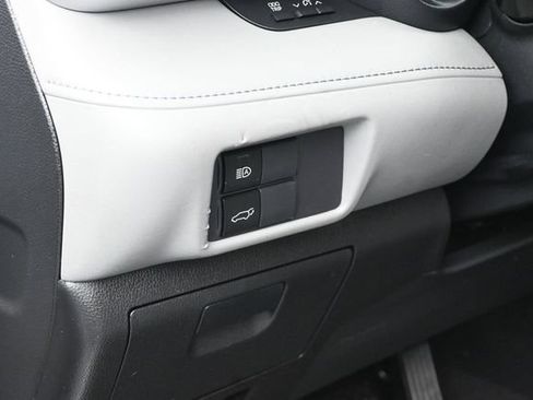 Used 2022 Toyota Highlander LE AWD/4WD image 21