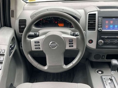Used 2021 Nissan Frontier SV RWD image 16