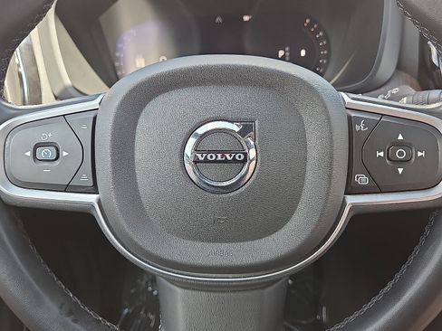 Used 2022 Volvo XC60 B5 Momentum AWD/4WD image 31