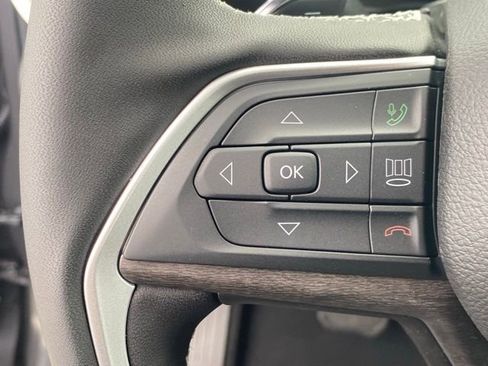 New 2025 Jeep Grand Cherokee Limited w/ Luxury Tech Group II image 18