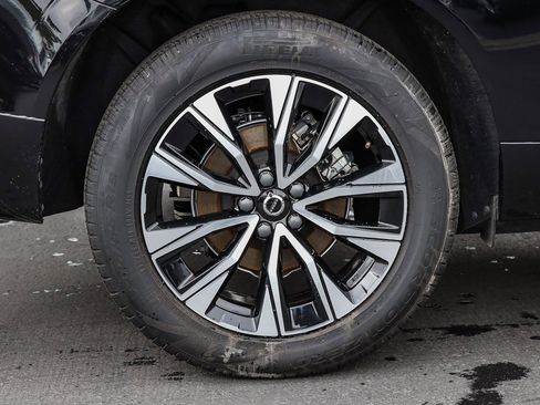 Used 2025 Volvo XC60 B5 Plus image 7